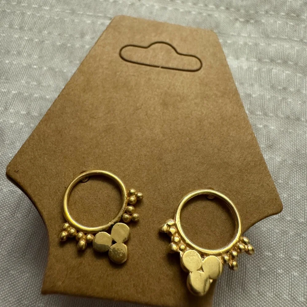 2 pair bundle earrings - Picture 4 of 6